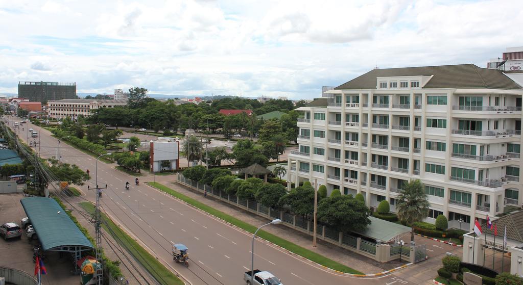 Mekong Hotel Вьентьян Экстерьер фото