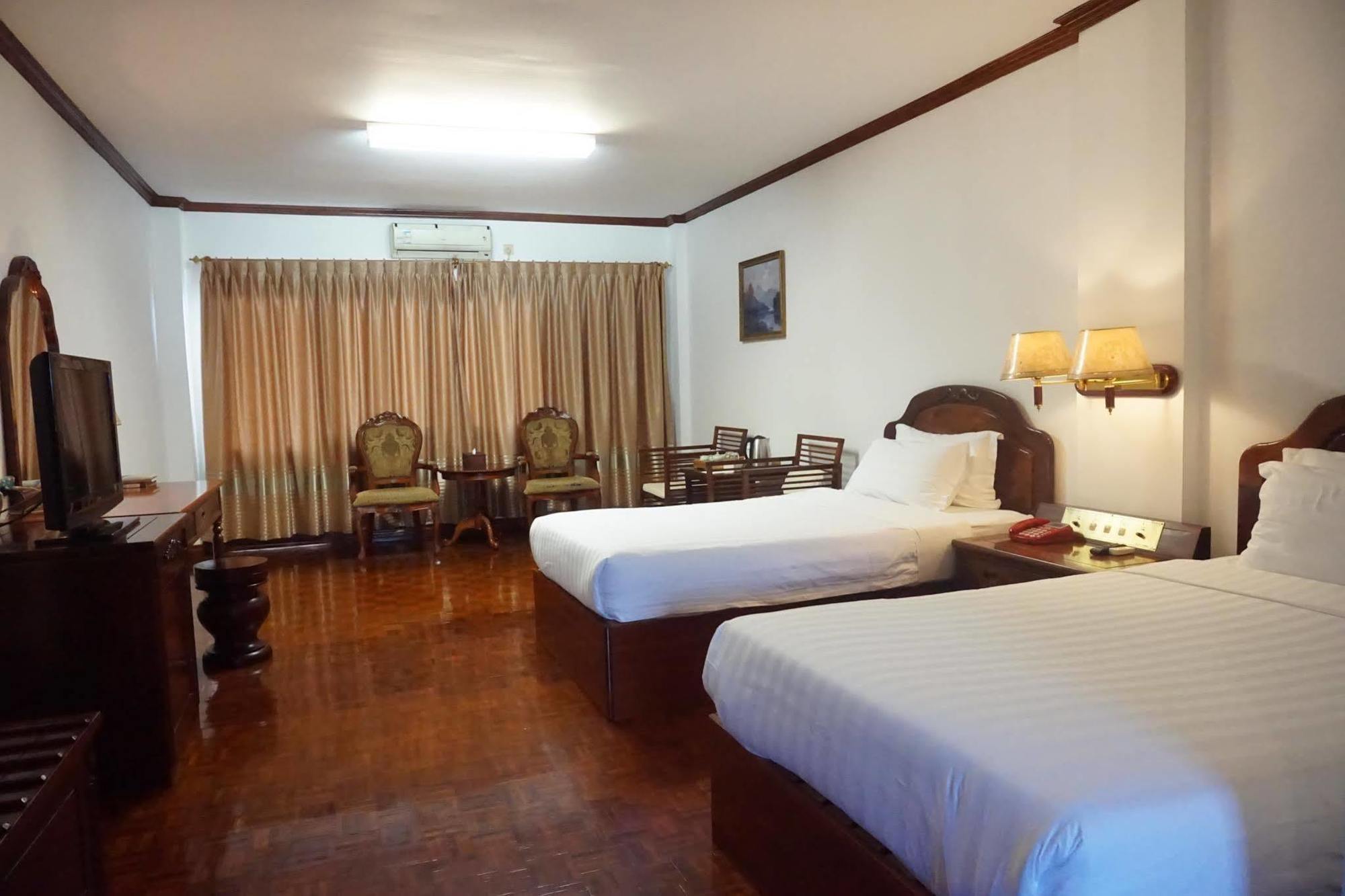 Mekong Hotel Вьентьян Экстерьер фото
