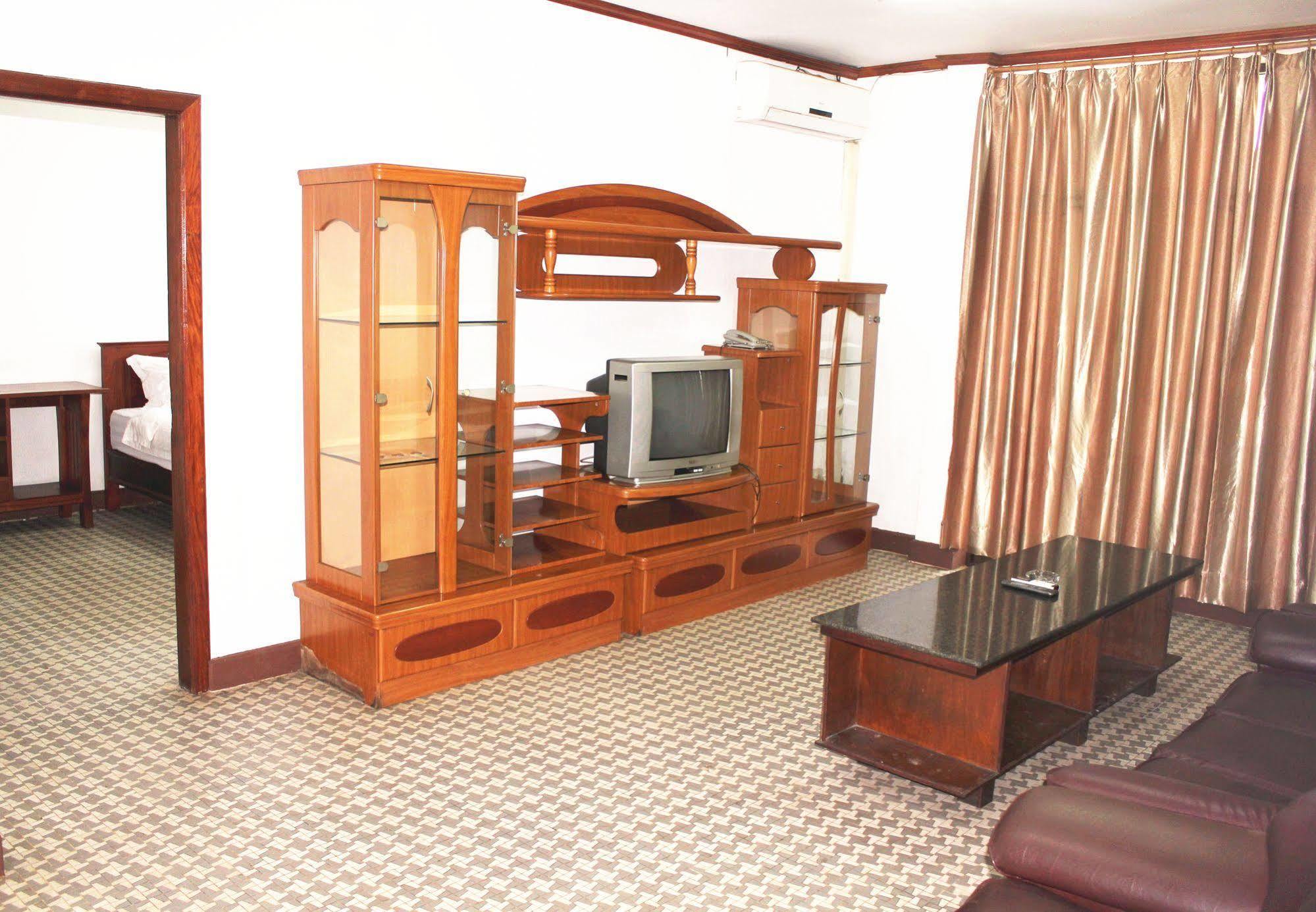 Mekong Hotel Вьентьян Экстерьер фото