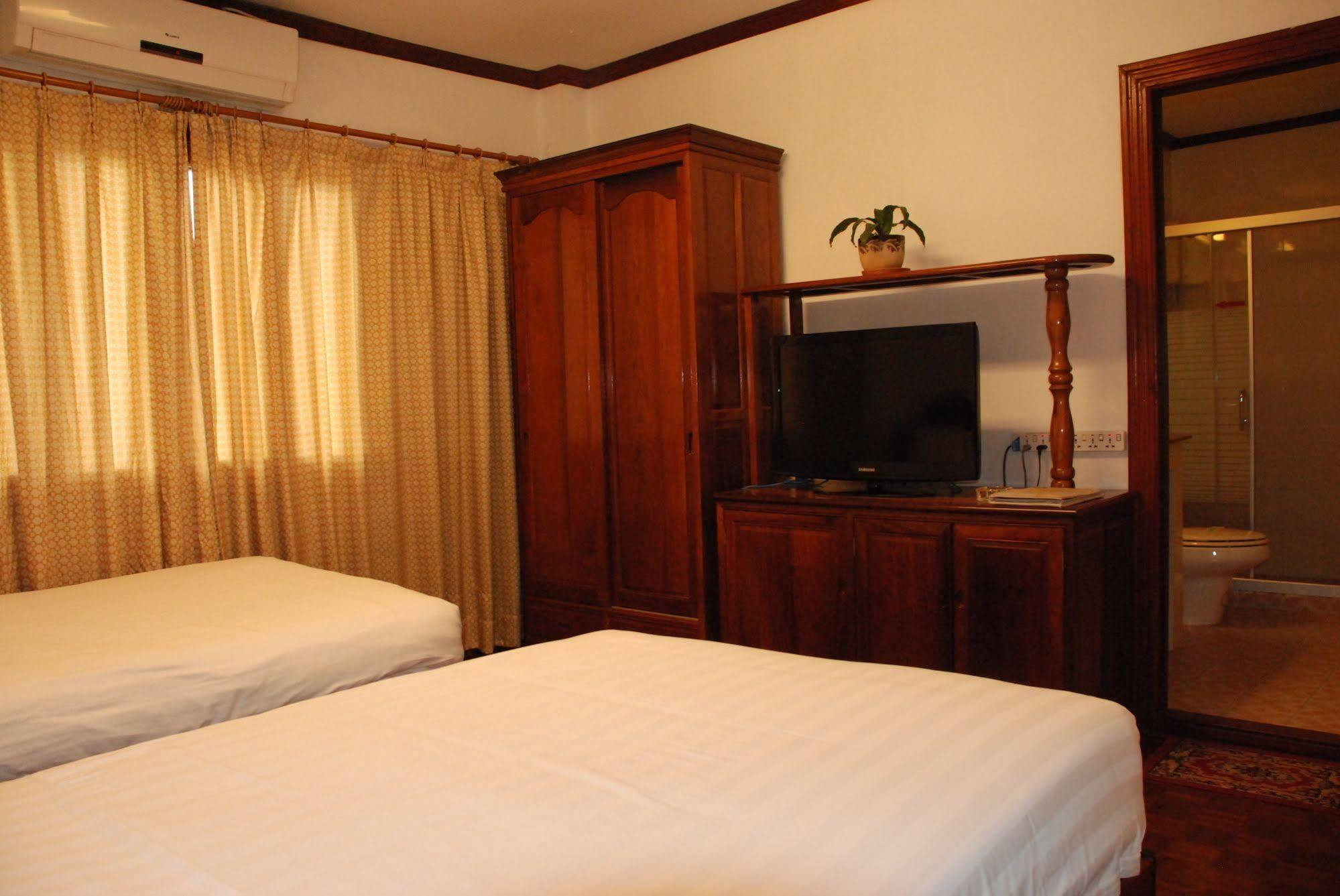Mekong Hotel Вьентьян Экстерьер фото