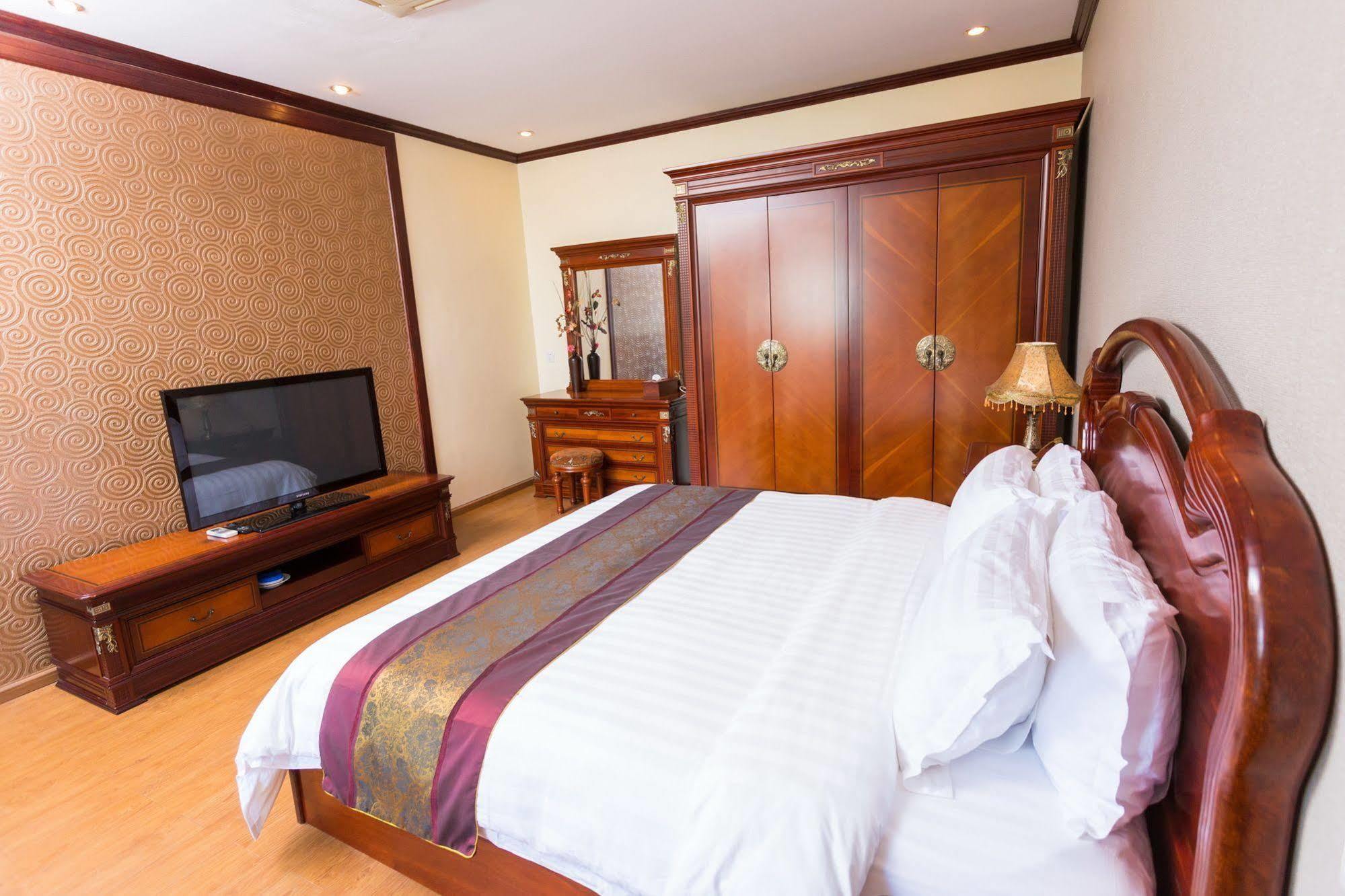 Mekong Hotel Вьентьян Экстерьер фото