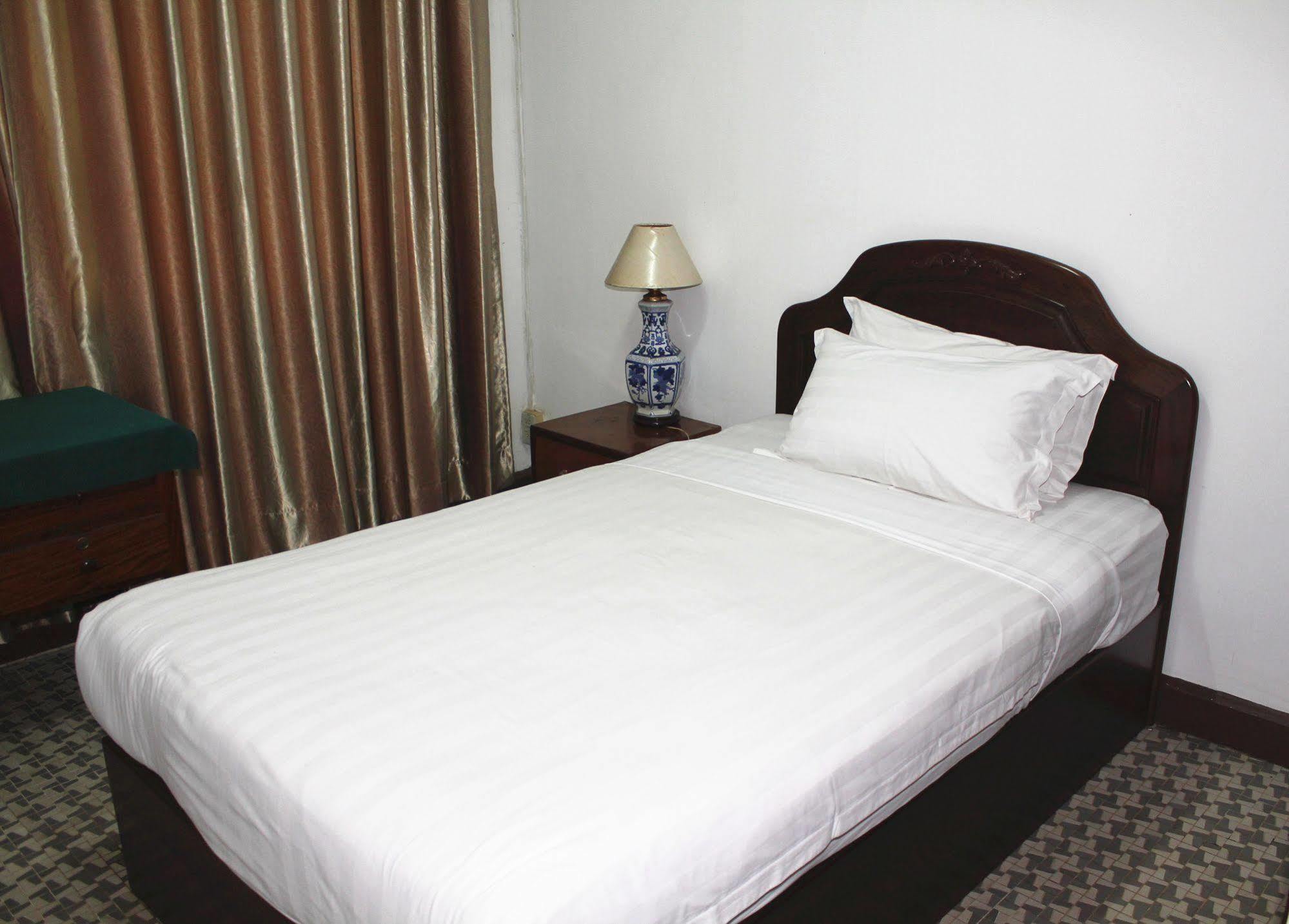 Mekong Hotel Вьентьян Экстерьер фото