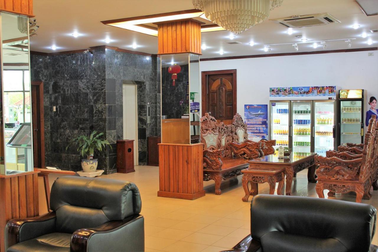 Mekong Hotel Вьентьян Экстерьер фото