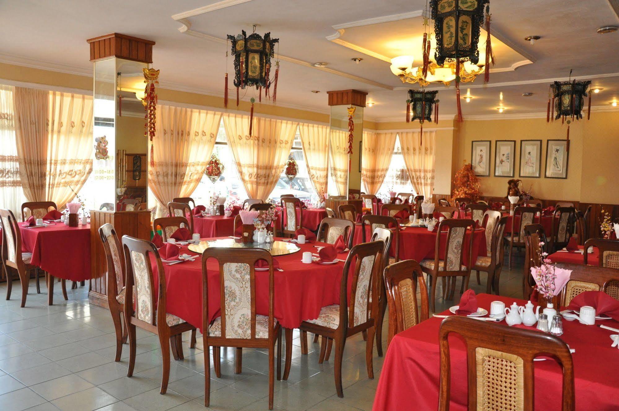 Mekong Hotel Вьентьян Экстерьер фото